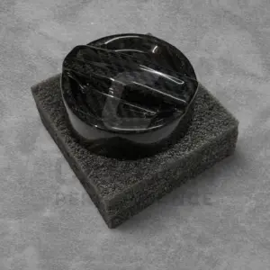 - GENUINE CARBON FIBRE ENGINE OIL CAP FOR BMW